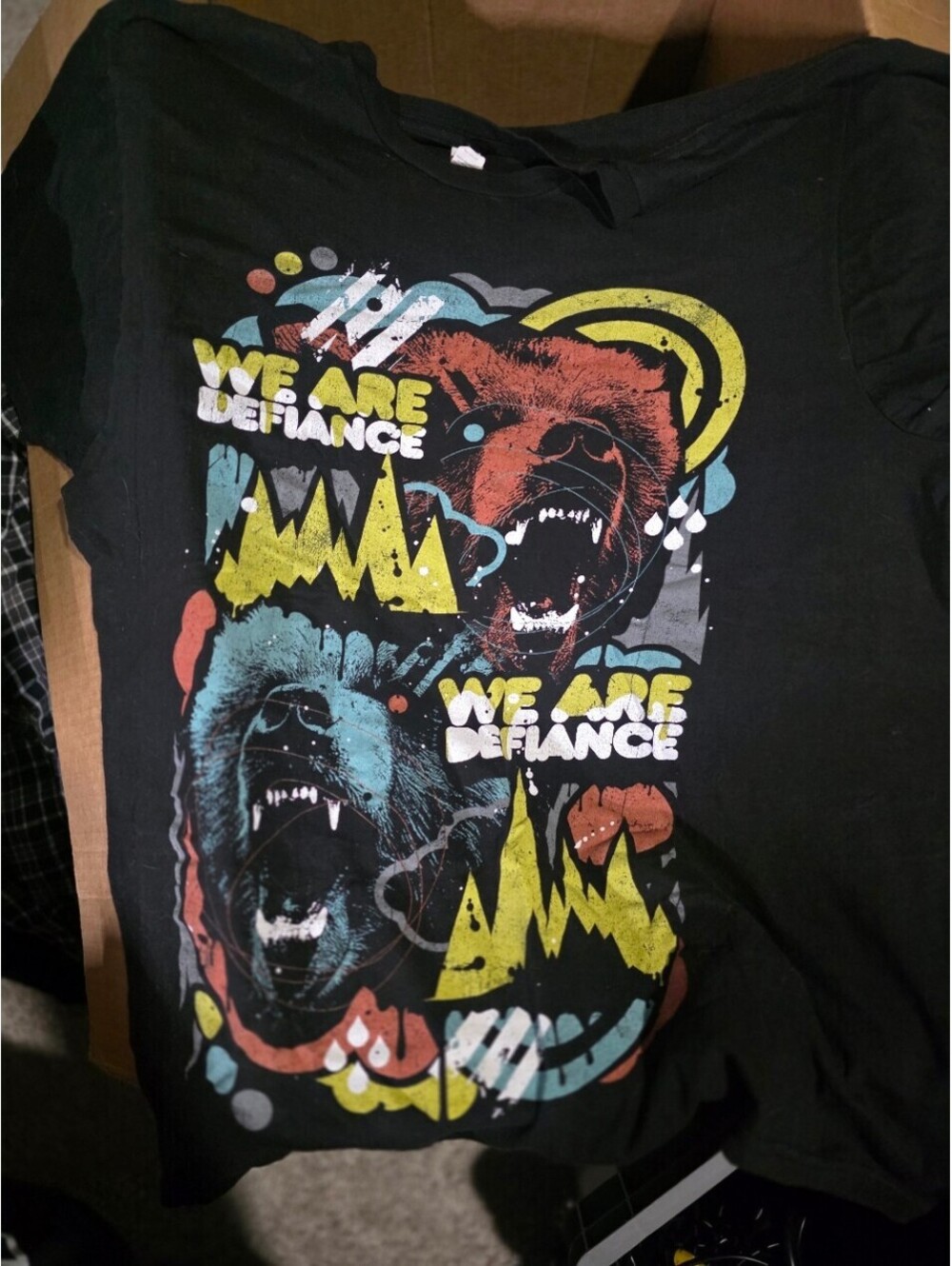 We Are Defiance shirt Size XL